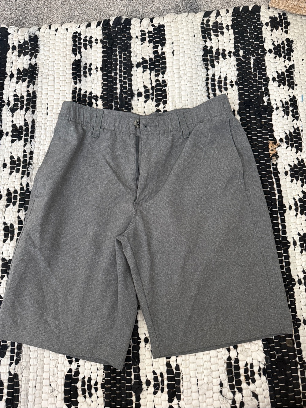 Under Armour Men's Heather Gray Flat-Front Performance Shorts